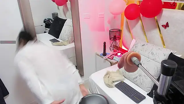 Luna Naughty1 online show from February 18, 7:32 pm