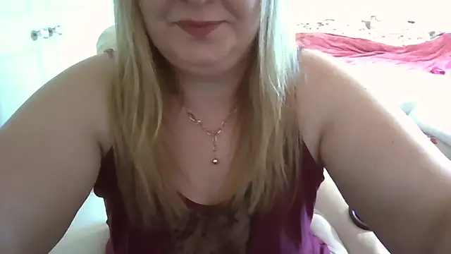 Snapshot of arianamodel4you chatting on September 17, 5:36 pm arianamodel4you online show from September 17, 5:36 pm