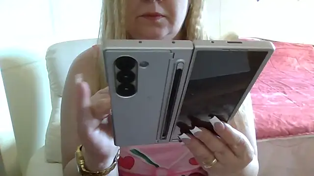 arianamodel4you online show from April 13, 9:59 am