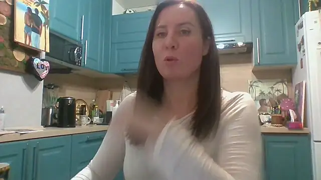 ALICAINWONDERLAND online show from November 19, 5:57 pm