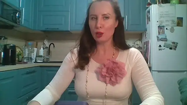 ALICAINWONDERLAND online show from March 22, 4:10 pm