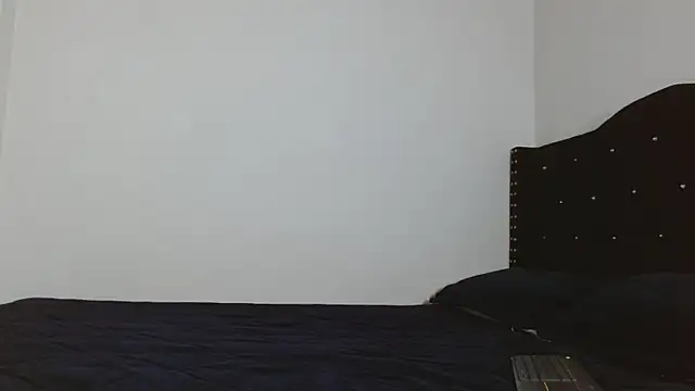 Snapshot of SamyRoss chatting on September 14, 12:32 am SamyRoss online show from September 14, 12:32 am