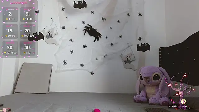 Snapshot of SamyRoss chatting on October 22, 12:44 am SamyRoss online show from October 22, 12:44 am