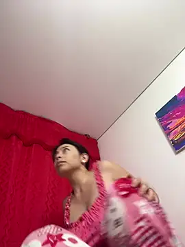 larsonbeverly online show from February 13, 11:56 pm