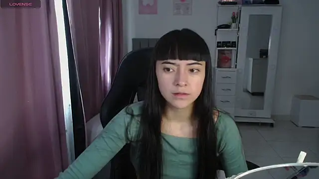 Snapshot of violetta_blackk chatting on May 21, 4:47 pm violetta blackk online show from May 21, 4:47 pm