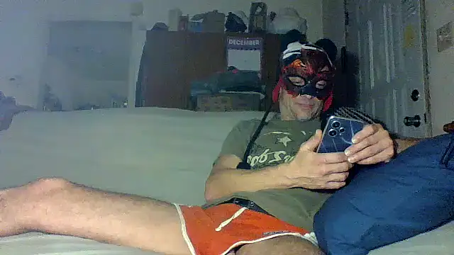 Snapshot of dicinyou80 chatting on December 20, 8:21 am dicinyou80 online show from December 20, 8:21 am