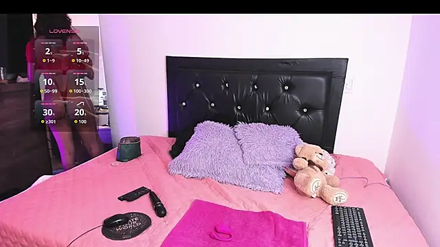 Snapshot of samiacooper25 chatting on January 9, 7:48 pm samiacooper25 online show from January 9, 7:48 pm