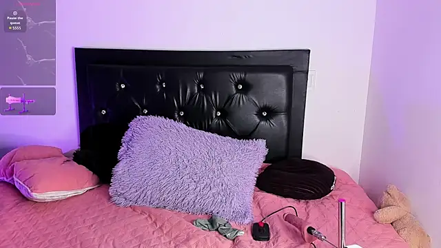 Snapshot of samiacooper25 chatting on February 6, 12:37 am samiacooper25 online show from February 6, 12:37 am