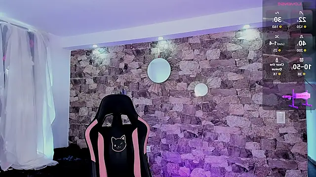 Snapshot of samiacooper25 chatting on February 24, 10:19 pm samiacooper25 online show from February 24, 10:19 pm