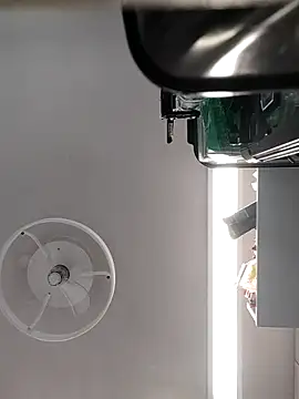 Snapshot of hansvonerotic1 chatting on September 15, 9:53 am hansvonerotic1 online show from September 15, 9:53 am