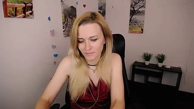 PeppyMia online show from October 6, 6:11 am