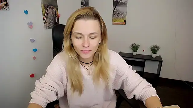 PeppyMia online show from October 11, 6:56 am