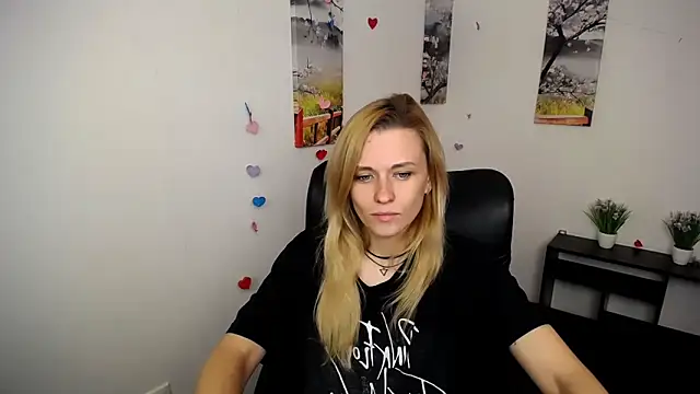 PeppyMia online show from October 21, 6:03 am