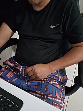 Carloskasado online show from November 4, 4:50 pm