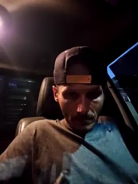 Snapshot of Romance32 chatting on October 2, 1:34 am Romance32 online show from October 2, 1:34 am