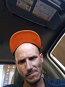 Snapshot of Romance32 chatting on October 20, 6:08 pm Romance32 online show from October 20, 6:08 pm