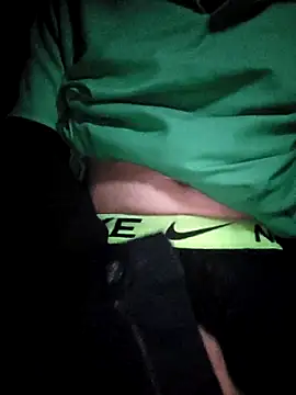 Snapshot of Romance32 chatting on November 22, 11:26 pm Romance32 online show from November 22, 11:26 pm