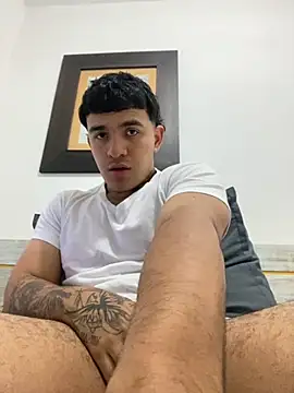 Snapshot of TysonAn chatting on November 8, 4:56 am TysonAn online show from November 8, 4:56 am