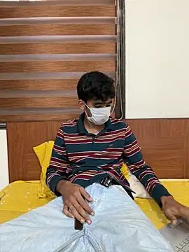 Snapshot of hiddenxdesire chatting on October 23, 1:38 am hiddenxdesire online show from October 23, 1:38 am