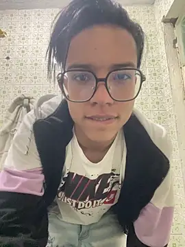 diegoand0911 online show from April 5, 3:36 am