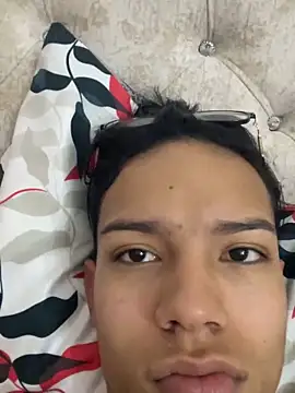 diegoand0911 online show from April 8, 1:11 pm