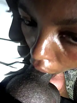 Snapshot of ffinegirl chatting on October 30, 8:09 pm ffinegirl online show from October 30, 8:09 pm