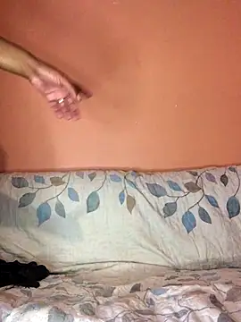 Snapshot of ffinegirl chatting on November 5, 6:19 pm ffinegirl online show from November 5, 6:19 pm