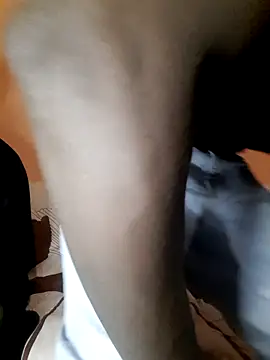 Snapshot of ffinegirl chatting on December 19, 7:54 pm ffinegirl online show from December 19, 7:54 pm