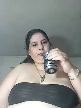 Snapshot of Ayma1983 chatting on September 24, 12:36 am Ayma1983 online show from September 24, 12:36 am