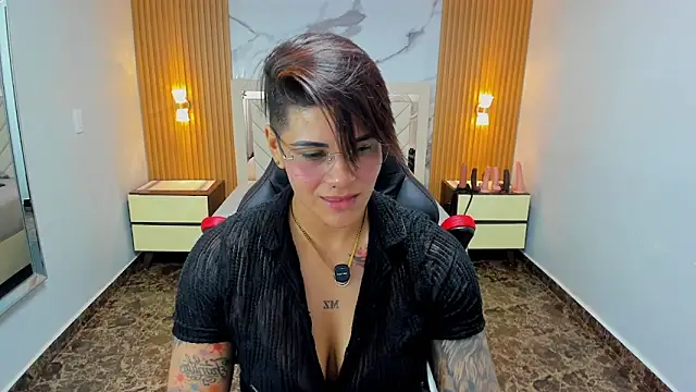 KAROLLJONES1 online show from March 20, 7:19 pm