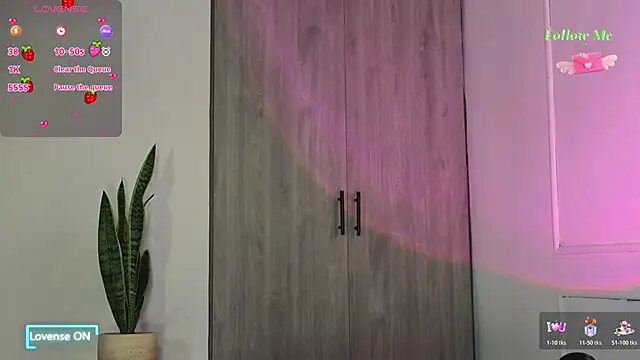 Snapshot of Ice_Princess_ chatting on November 2, 1:57 pm Ice Princess online show from November 2, 1:57 pm