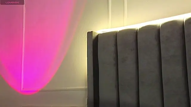 Snapshot of Ice_Princess_ chatting on November 19, 11:32 am Ice Princess online show from November 19, 11:32 am