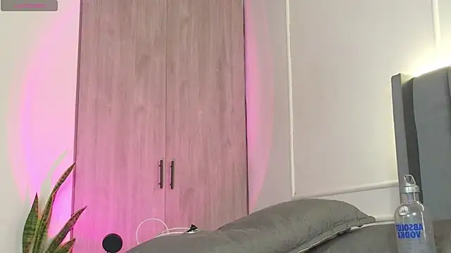 Snapshot of Ice_Princess_ chatting on November 29, 2:31 pm Ice Princess online show from November 29, 2:31 pm