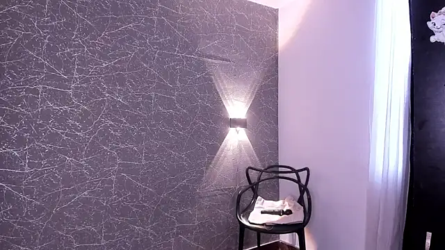 Miss Charlottet online show from October 6, 9:45 pm