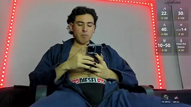 Snapshot of Alexxx_savage chatting on October 30, 4:36 am Alexxx savage online show from October 30, 4:36 am