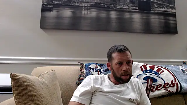 Snapshot of JM71325 chatting on May 13, 3:48 am JM71325 online show from May 13, 3:48 am