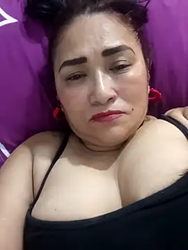 Snapshot of linda_luna29 chatting on September 21, 7:10 am linda luna29 online show from September 21, 7:10 am