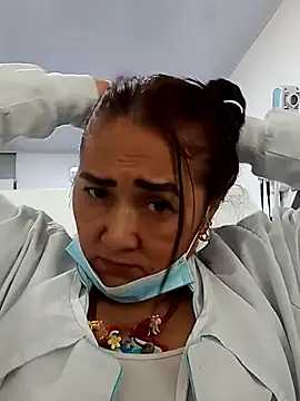 Snapshot of linda_luna29 chatting on September 27, 3:06 pm linda luna29 online show from September 27, 3:06 pm