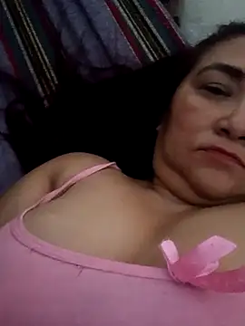 Snapshot of linda_luna29 chatting on November 8, 3:34 pm linda luna29 online show from November 8, 3:34 pm