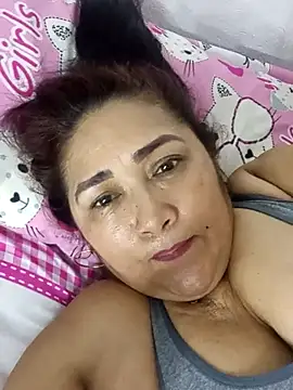 Snapshot of linda_luna29 chatting on December 23, 2:31 am linda luna29 online show from December 23, 2:31 am