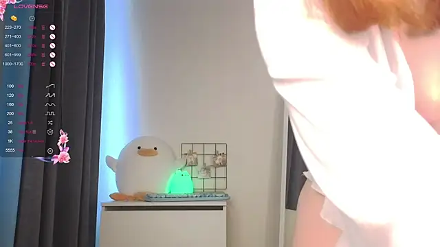 roxydolll online show from June 17, 2:03 am