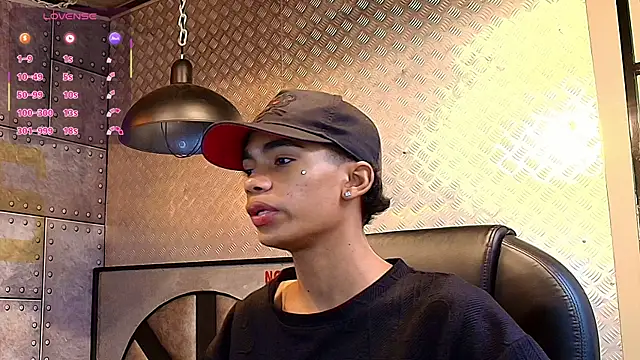 Snapshot of AlanCutee chatting on September 16, 11:44 am AlanCutee online show from September 16, 11:44 am