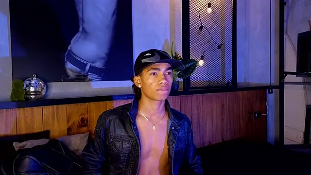 AlanCutee online show from April 8, 11:32 am