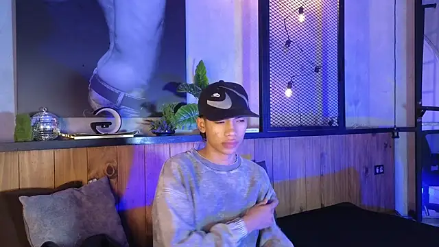 AlanCutee online show from April 15, 11:39 am