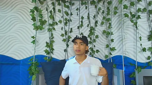 AlanCutee online show from May 30, 12:57 pm