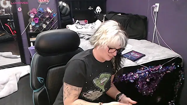 oddywithabody online show from February 13, 6:20 am