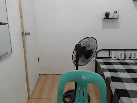 Lloyd wintours online show from October 24, 7:32 pm