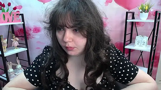 Snapshot of NeonilaLisova chatting on April 23, 5:08 am NeonilaLisova online show from April 23, 5:08 am