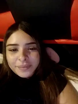 Snapshot of Nahomy_cm chatting on May 4, 4:41 am Nahomy cm online show from May 4, 4:41 am