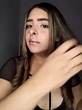 Snapshot of Nahomy_cm chatting on May 9, 2:39 am Nahomy cm online show from May 9, 2:39 am